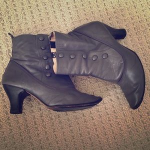Repetto leather Victorian grey booties